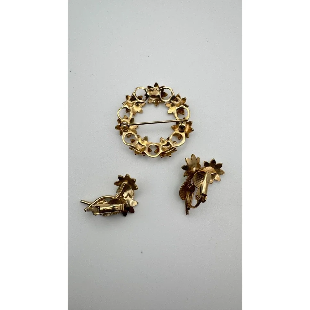 Vintage Daisy Brooch Earrings Set White Enamel  Flower Wreath Pin